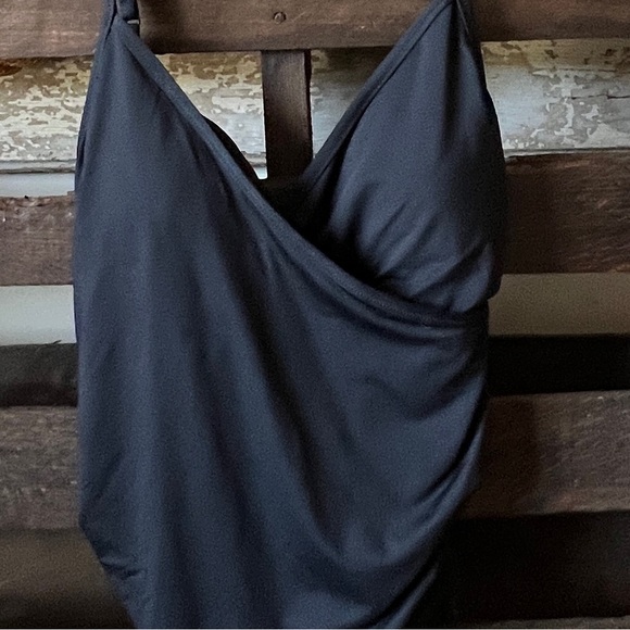 🟠NWT GAP One-Piece Crossover Swimsuit in Black MED - Picture 2 of 9